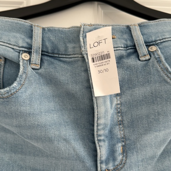 Loft jeans. The Skinny, mid rise, regular fit. Size 30/10 - Picture 2 of 5